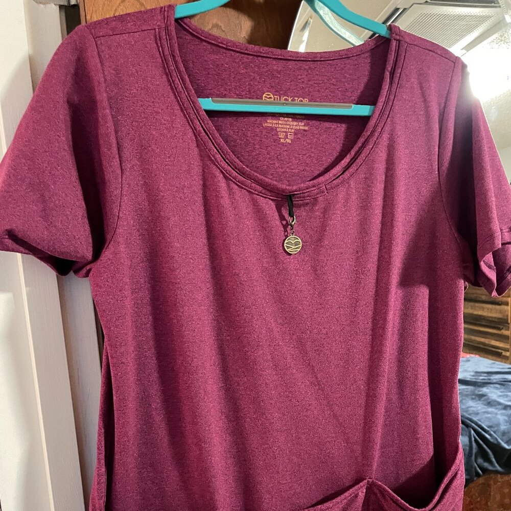 CRANBERRY / MAGENTA SHORT SLEEVED TUCK TOP XL BY FREE WOMAN APPAREL EUC